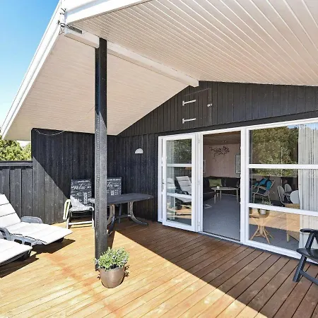 Tranquil Holiday In Henne With Sauna Vakantiehuis